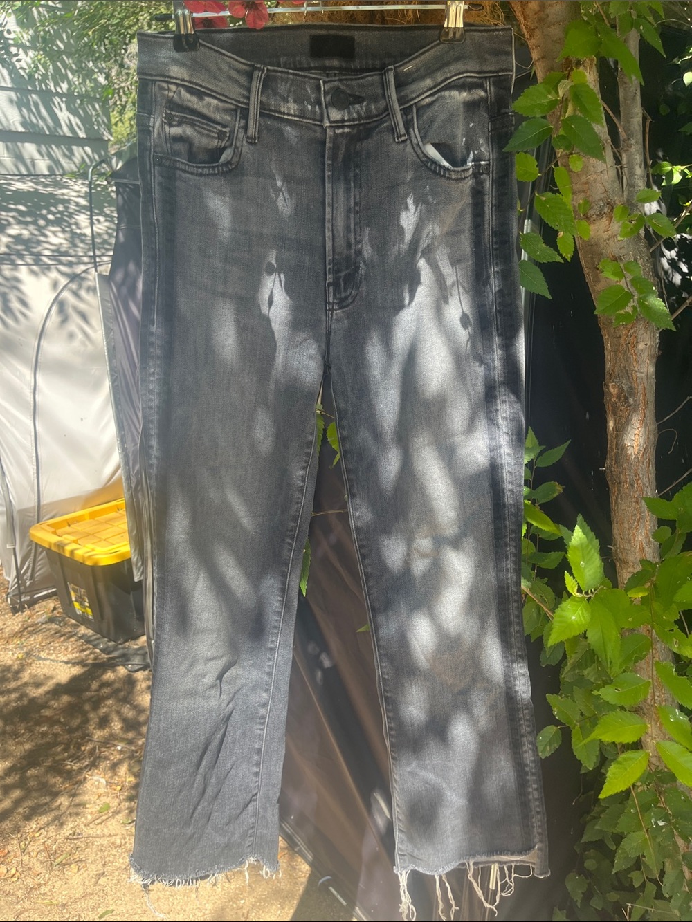MOTHER Cropped Ankle Jeans in Faded Black